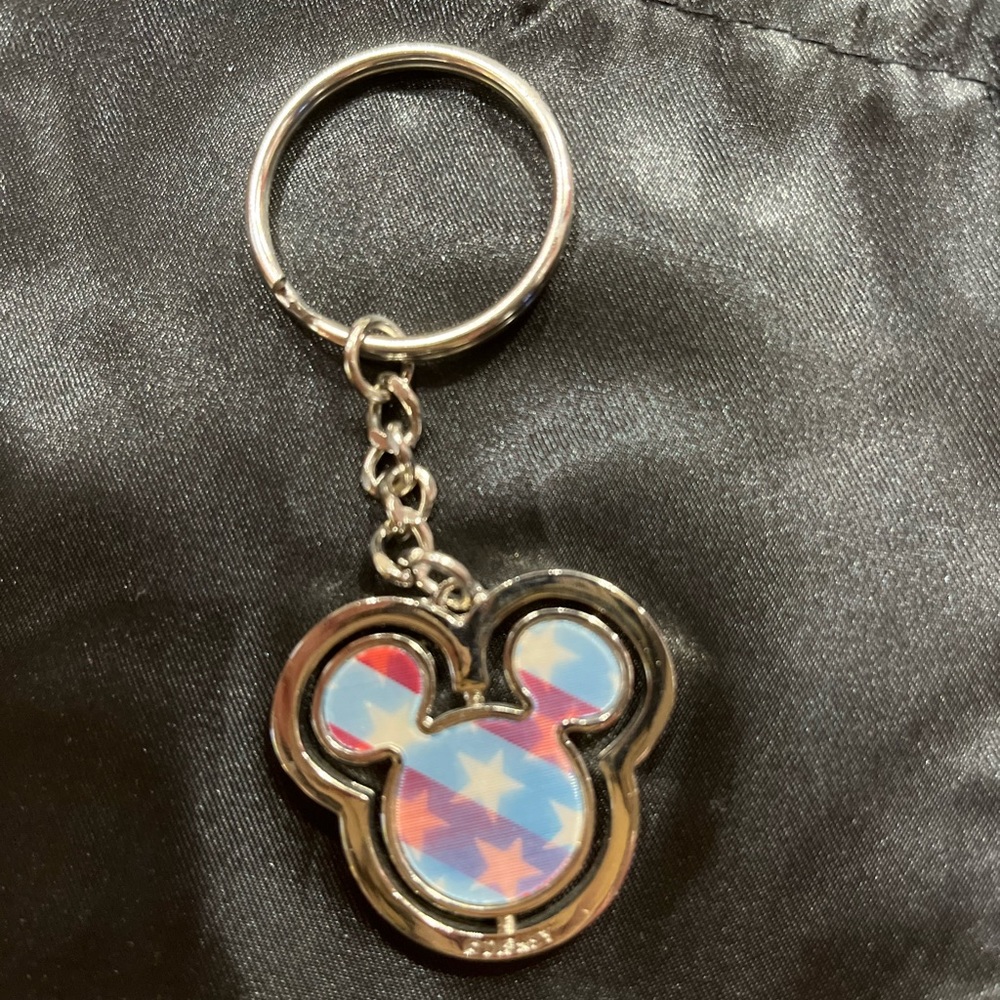 Disney Mickey Flagspinning keychain!